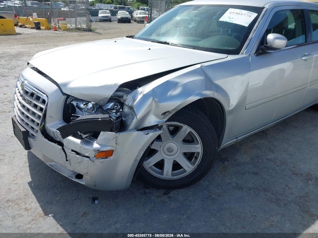 2005 Chrysler 300 Touring მანქანა იყიდება აუქციონზე, vin: 2C3AA53G55H597631, აუქციონის ნომერი: 45305775