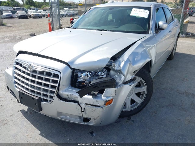 2005 Chrysler 300 Touring მანქანა იყიდება აუქციონზე, vin: 2C3AA53G55H597631, აუქციონის ნომერი: 45305775