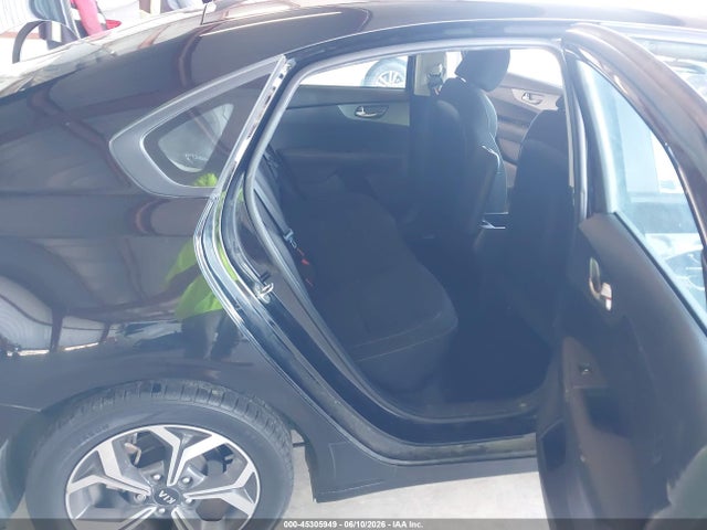 3KPF24AD6ME411798 KIA Forte Lxs