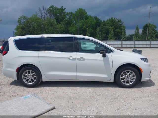 Auction sale of the 2026 Chrysler Pacifica Select, vin: 2C4RC1BG3TR270932, lot number: 45306031
