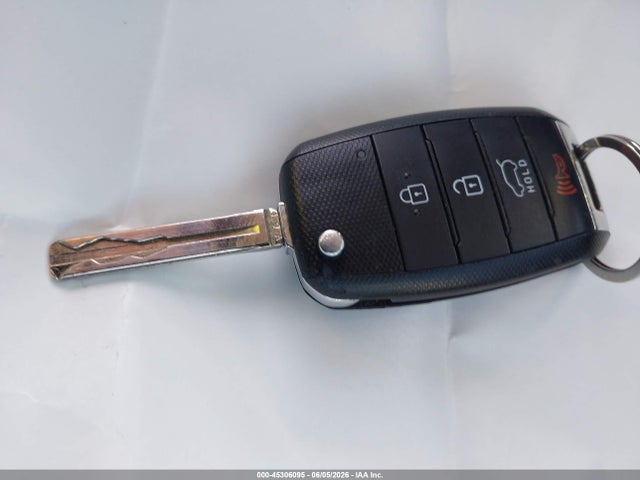 KIA SOUL + 2018 KNDJP3A50J7530019 Image 11