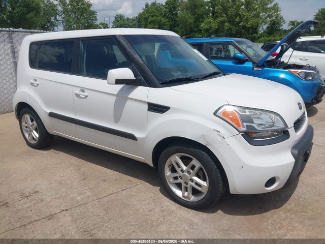 45306124 :رقم المزاد ، KNDJT2A21B7331722 vin ، 2011 Kia Soul + مزاد بيع