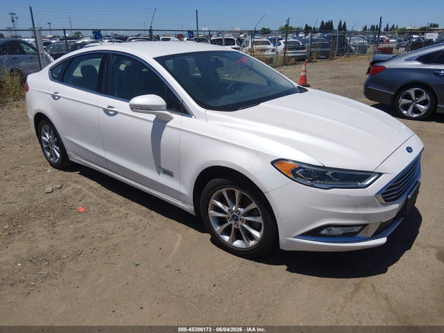 2017 Ford Fusion Energi Se Luxury მანქანა იყიდება აუქციონზე, vin: 3FA6P0PU5HR313707, აუქციონის ნომერი: 45306173