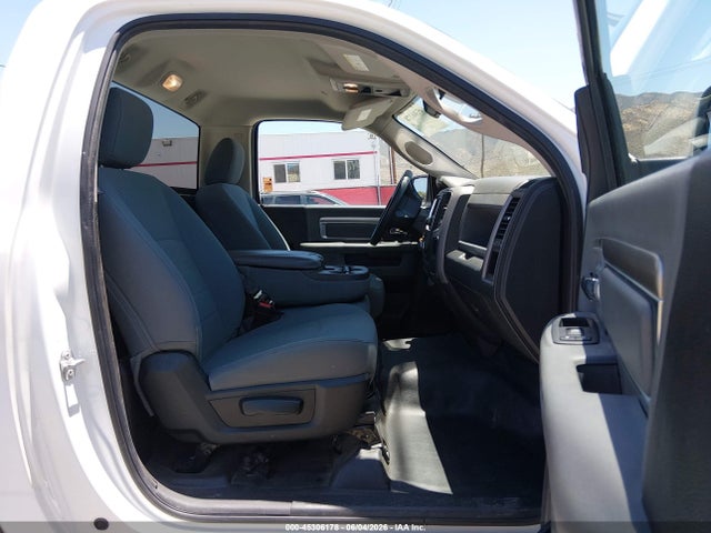 45306178 :رقم المزاد ، 3C6JR6DG4KG569427 vin ، 2019 Ram 1500 Classic Tradesman  4x2 8' Box مزاد بيع