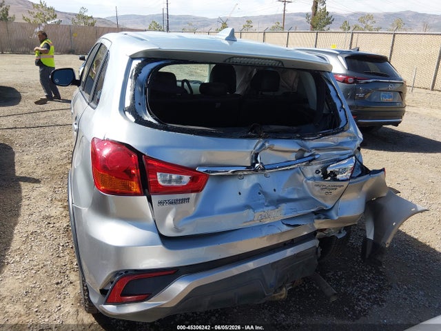 JA4AR3AW1JU002519 Mitsubishi Outlander Sport 2.4 Se