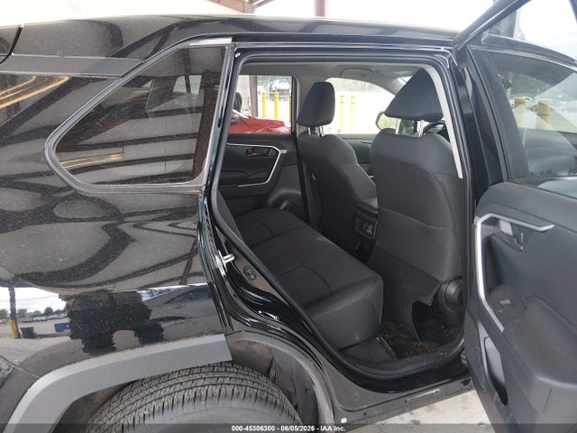 Toyota RAV4 LE 2025 JTMG1RFV4SD118602 Image 8