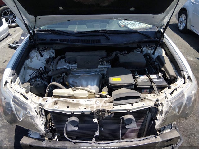 4T1BF1FK1EU759015 Toyota CAMRY SE