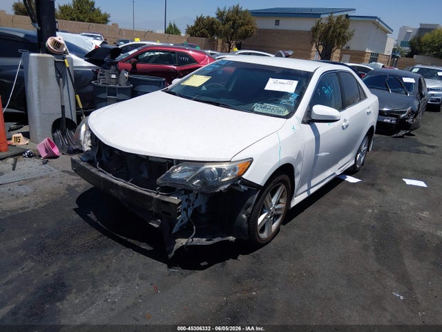 4T1BF1FK1EU759015 Toyota CAMRY SE