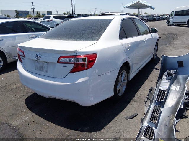 4T1BF1FK1EU759015 Toyota CAMRY SE