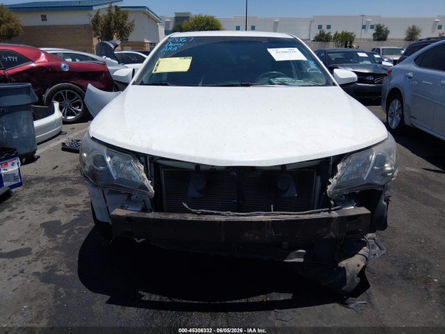 4T1BF1FK1EU759015 Toyota CAMRY SE