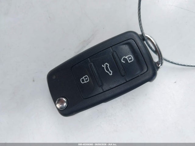 3VWL17AJ8EM419077 Volkswagen Jetta 1.8t Sel