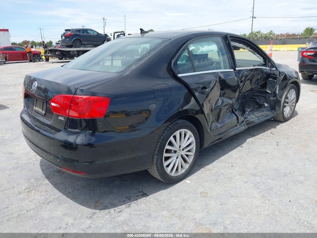 3VWL17AJ8EM419077 Volkswagen Jetta 1.8t Sel