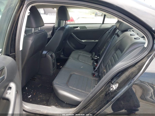 3VWL17AJ8EM419077 Volkswagen Jetta 1.8t Sel