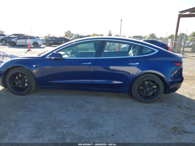 Продажа на аукционе авто 2018 Tesla Model 3 Long Range/mid Range, vin: 5YJ3E1EA1JF102626, номер лота: 45306417