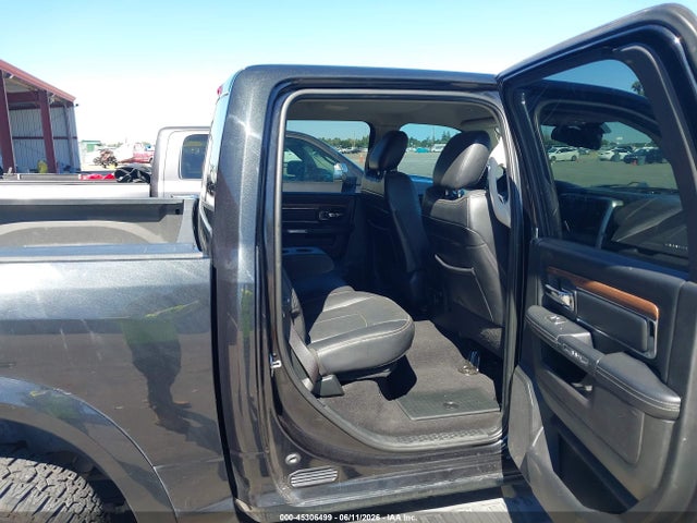 1C6RR7NMXHS882707 RAM 1500 Laramie 4x4 5&#039;7 Box