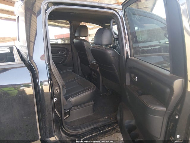 1N6BA1F45JN549829 Nissan Titan Xd Sl Diesel