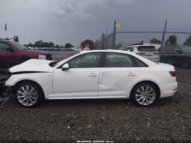 2018 Audi A4 2.0t Premium/2.0t Tech Premium მანქანა იყიდება აუქციონზე, vin: WAUDNAF41JA118327, აუქციონის ნომერი: 45306539