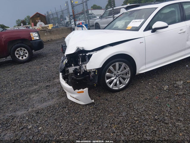 2018 Audi A4 2.0t Premium/2.0t Tech Premium მანქანა იყიდება აუქციონზე, vin: WAUDNAF41JA118327, აუქციონის ნომერი: 45306539