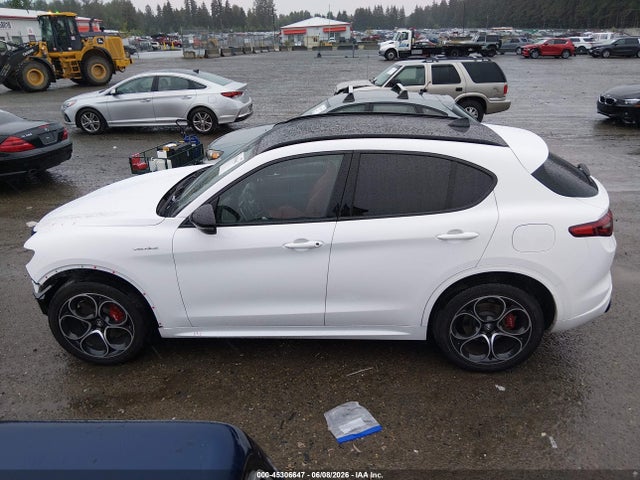 Alfa Romeo Stelvio Veloce Awd 2023 ZASPAKBNXP7D65276 Image 15