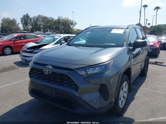 Toyota RAV4 LE 2020 2T3H1RFV8LC040349 Image 2