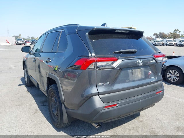 Toyota RAV4 LE 2020 2T3H1RFV8LC040349 Image 3