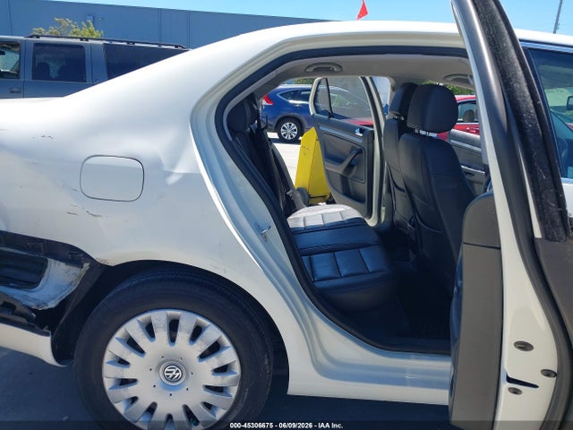 45306675 :رقم المزاد ، 3VWRG71K65M614712 vin ، 2005 Volkswagen Jetta 2.5 مزاد بيع