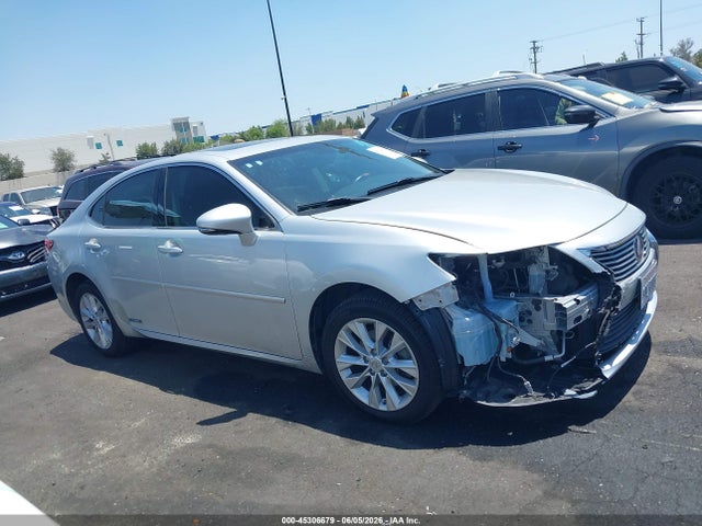 Lexus ES 300H 2014 JTHBW1GGXE2058420 Image 13