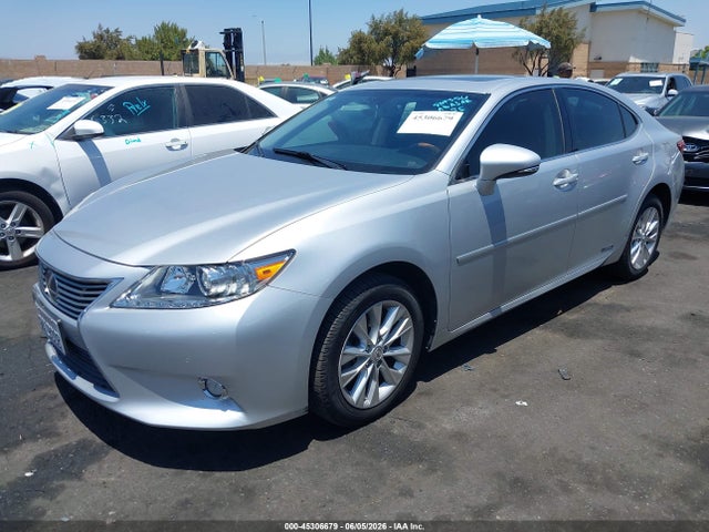 Lexus ES 300H 2014 JTHBW1GGXE2058420 Image 2