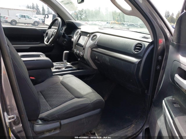 5TFUY5F10EX338410 Toyota Tundra Sr5 5.7l V8