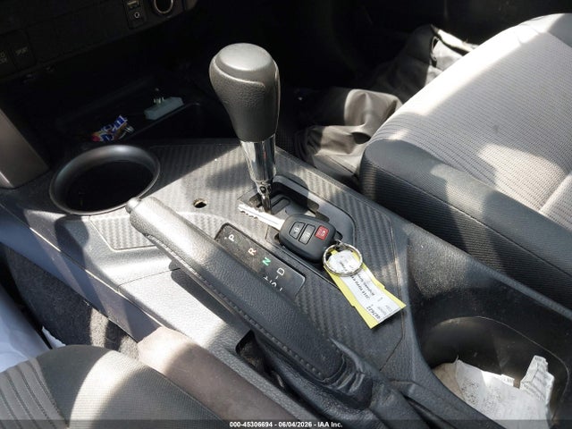 Toyota RAV4 LE 2015 JTMZFREV9FD062366 Image 11