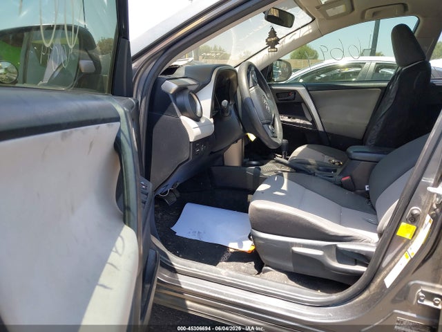Toyota RAV4 LE 2015 JTMZFREV9FD062366 Image 5