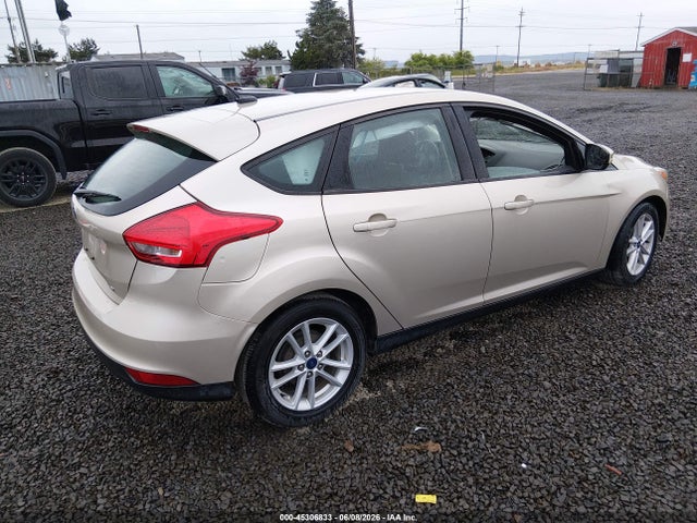 Ford FOCUS SE 2017 1FADP3K20HL271427 Image 4