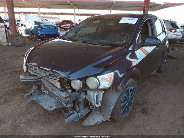 Chevrolet Sonic Ls Auto 2015 1G1JA6SH2F4151536 Image 2