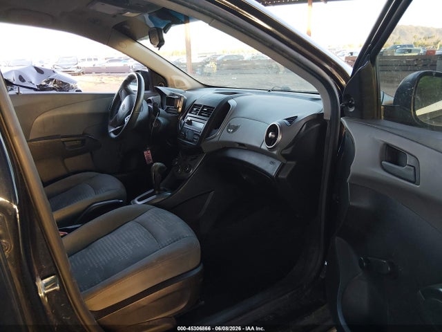 Chevrolet Sonic Ls Auto 2015 1G1JA6SH2F4151536 Image 5