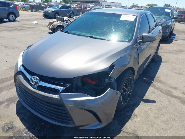 Toyota CAMRY LE 2017 4T1BF1FK8HU643220 Image 2