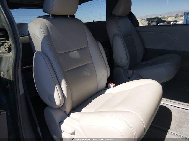 Toyota Sienna Xle 7 Passenger 2017 5TDDZ3DC3HS176921 Image 8