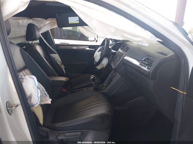 3VVCB7AX3PM103689 Volkswagen Tiguan 2.0t Se R-line Black