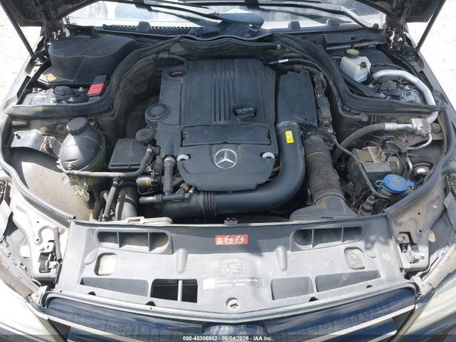 2014 Mercedes-benz C 250 მანქანა იყიდება აუქციონზე, vin: WDDGJ4HB4EG273228, აუქციონის ნომერი: 45306982