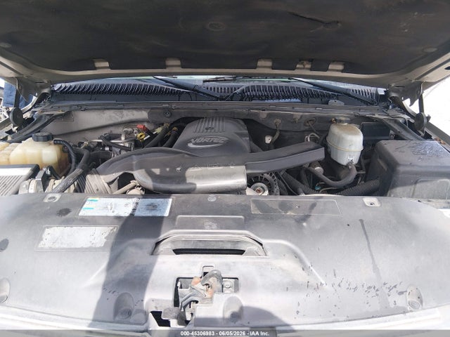 45306983 :رقم المزاد ، 3GNEC16Z84G122798 vin ، 2004 Chevrolet Suburban 1500 Lt مزاد بيع