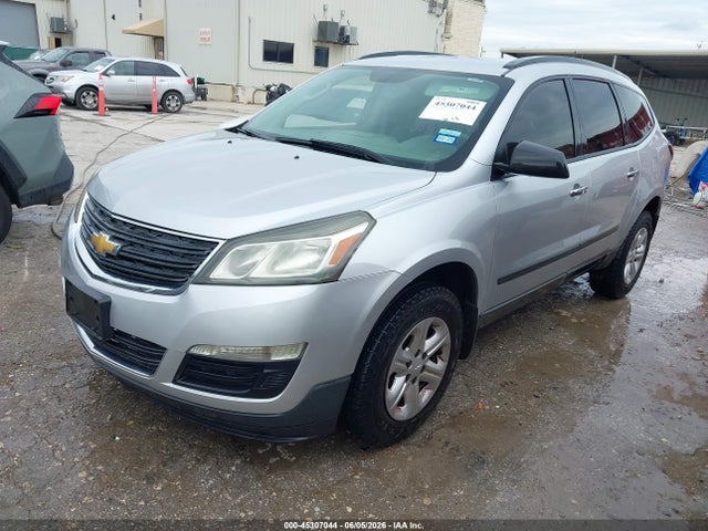 Chevrolet Traverse Ls 2014 1GNKRFKD8EJ270376 Image 2