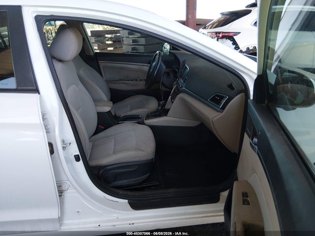 Hyundai ELANTRA SE 2017 5NPD84LF2HH020055 Image 5