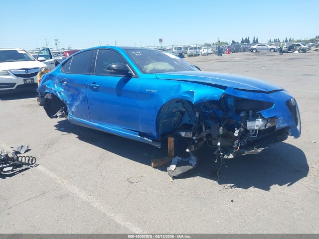 2022 Alfa Romeo Giulia Veloce Awd მანქანა იყიდება აუქციონზე, vin: ZARFANBN7N7660117, აუქციონის ნომერი: 45307070