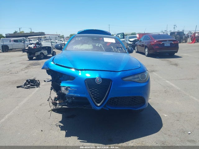 2022 Alfa Romeo Giulia Veloce Awd მანქანა იყიდება აუქციონზე, vin: ZARFANBN7N7660117, აუქციონის ნომერი: 45307070
