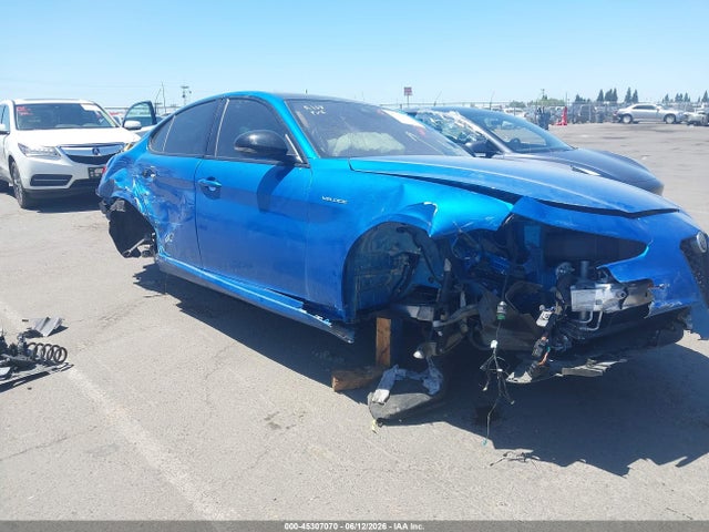 2022 Alfa Romeo Giulia Veloce Awd მანქანა იყიდება აუქციონზე, vin: ZARFANBN7N7660117, აუქციონის ნომერი: 45307070