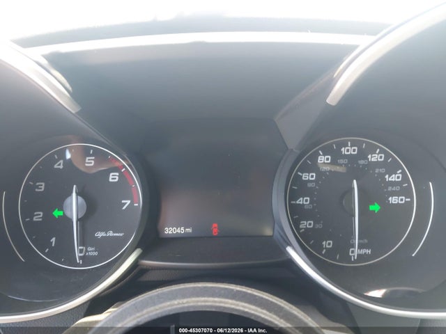 2022 Alfa Romeo Giulia Veloce Awd მანქანა იყიდება აუქციონზე, vin: ZARFANBN7N7660117, აუქციონის ნომერი: 45307070