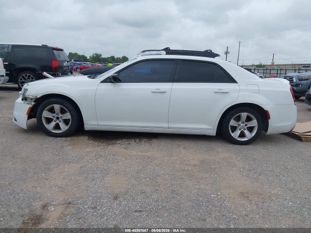 2018 Chrysler 300 Touring მანქანა იყიდება აუქციონზე, vin: 2C3CCAAG4JH291884, აუქციონის ნომერი: 45307087