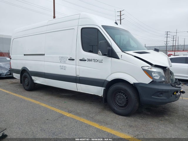 Mercedes-Benz Sprinter 2500 High Roof 2016 WD3PE8DD8GP275672 main image