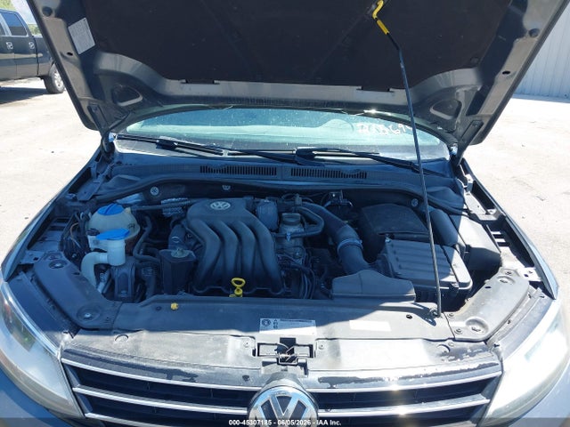 3VW2K7AJ9FM215690 Volkswagen Jetta 2.0l S