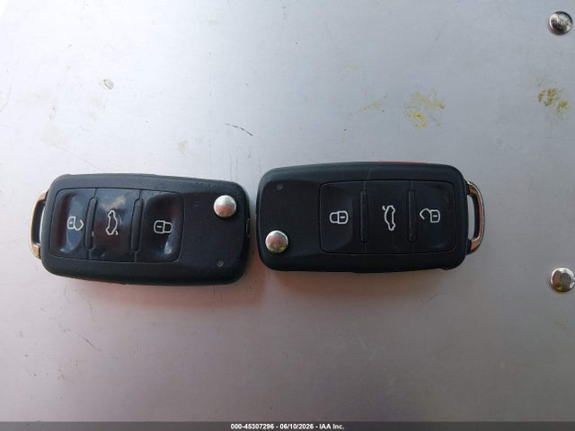 Продаж на аукціоні авто 2013 Volkswagen Eos Komfort, vin: WVWBW8AH3DV005552, номер лоту: 45307296