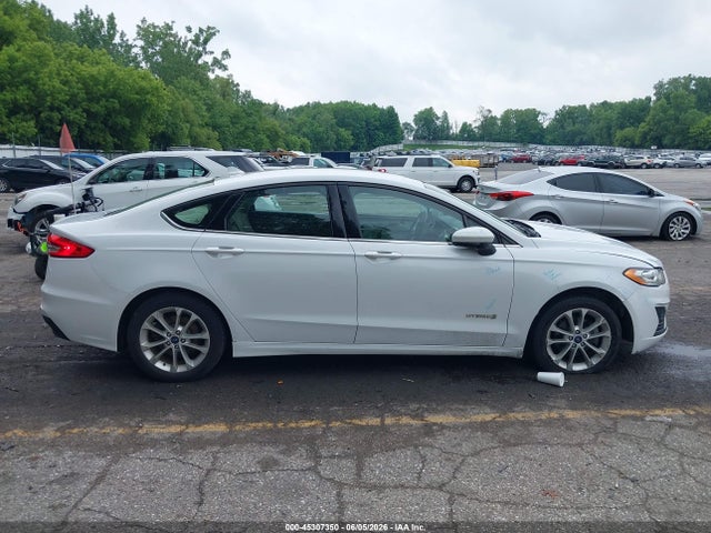 45307350 :رقم المزاد ، 3FA6P0LUXKR224938 vin ، 2019 Ford Fusion Hybrid Se مزاد بيع